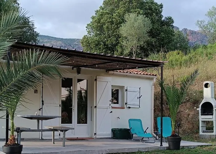 Charmante Maisonnette Situe Au Calme Proche D\'Ajaccio.