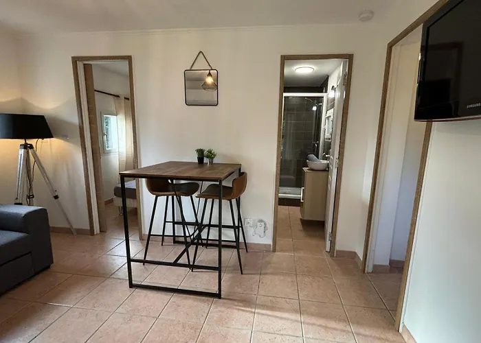 Charmante Maisonnette Situe Au Calme Proche D\'Ajaccio.