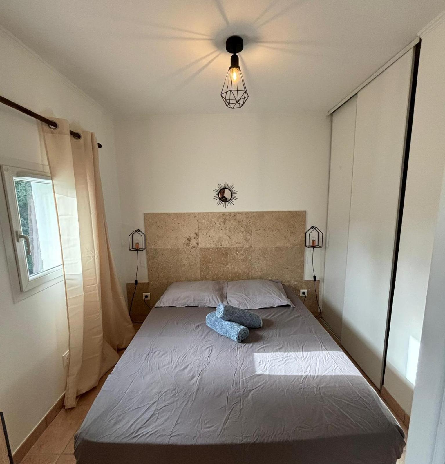 Charmante Maisonnette Situe Au Calme Proche D'ajaccio. *